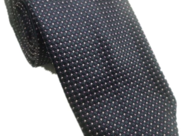 Pink dotted tie in uae