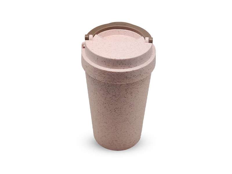 Eco friendly cups made out of wheat fibre. Eco friendly cups with a lid and grip in Dubai